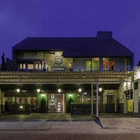 Dhanesvara Holistic Unique Homestay Wonotjolo Dış mekan fotoğraf